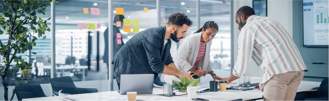 cdae-ia-sred-people at desk with notecards